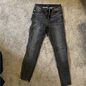 Black distressed skinny jeans